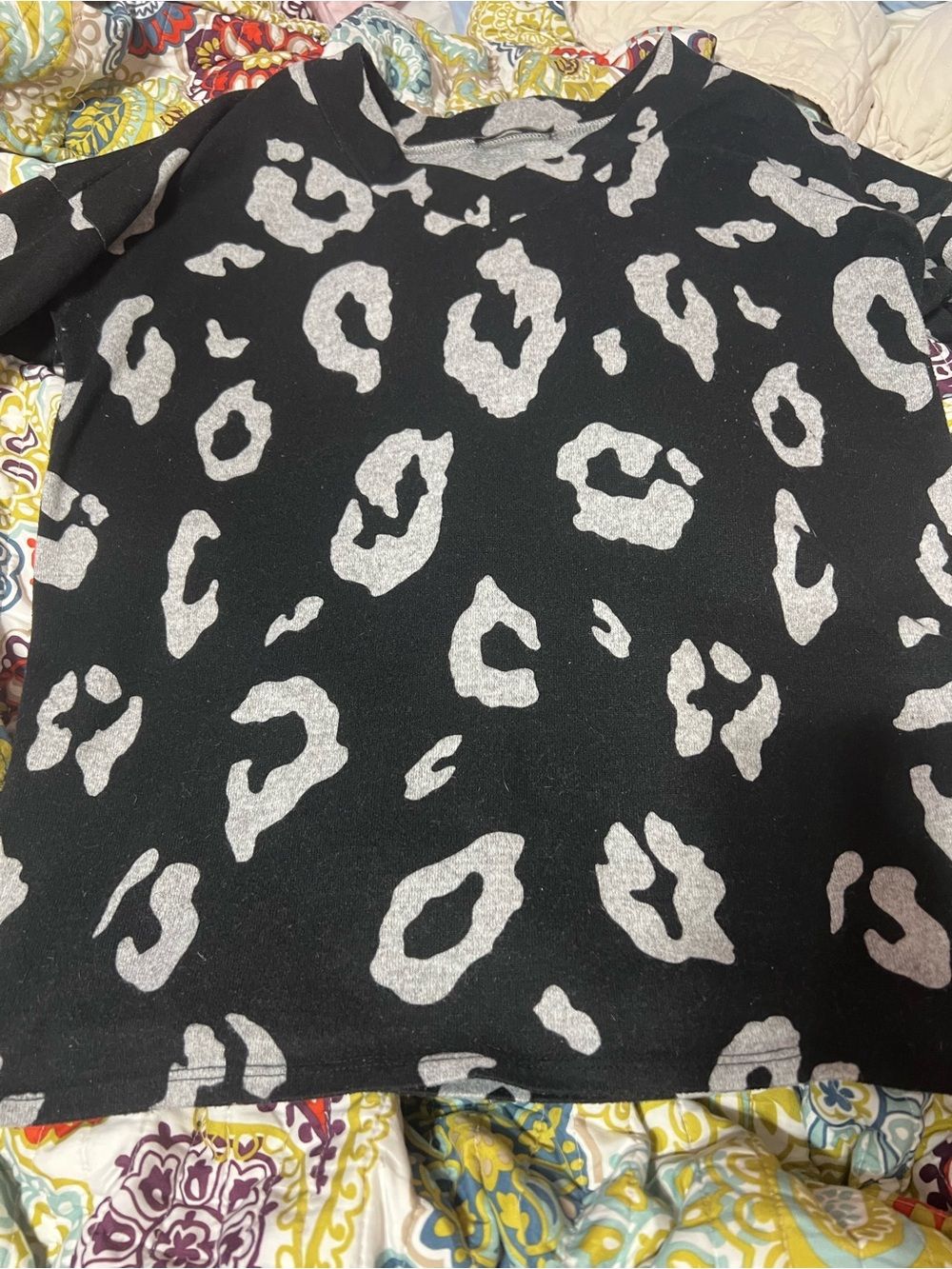 Women’s Black & Gray Leopard Print Long Sleeve Top